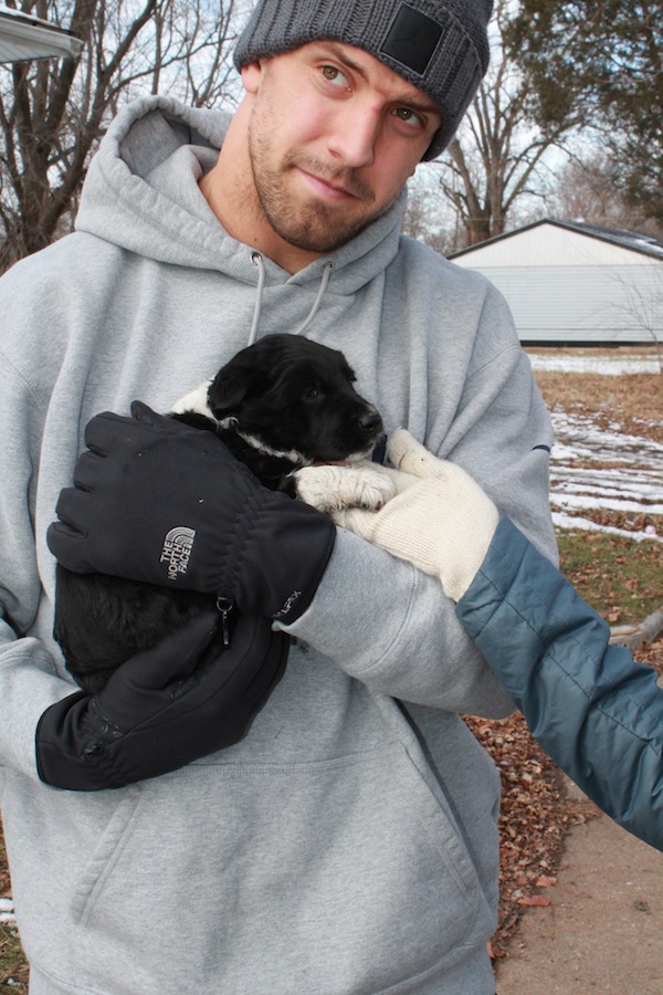James Laurinaitis joins Gateway Pet Guardians for an animal rescue in East St. Louis.